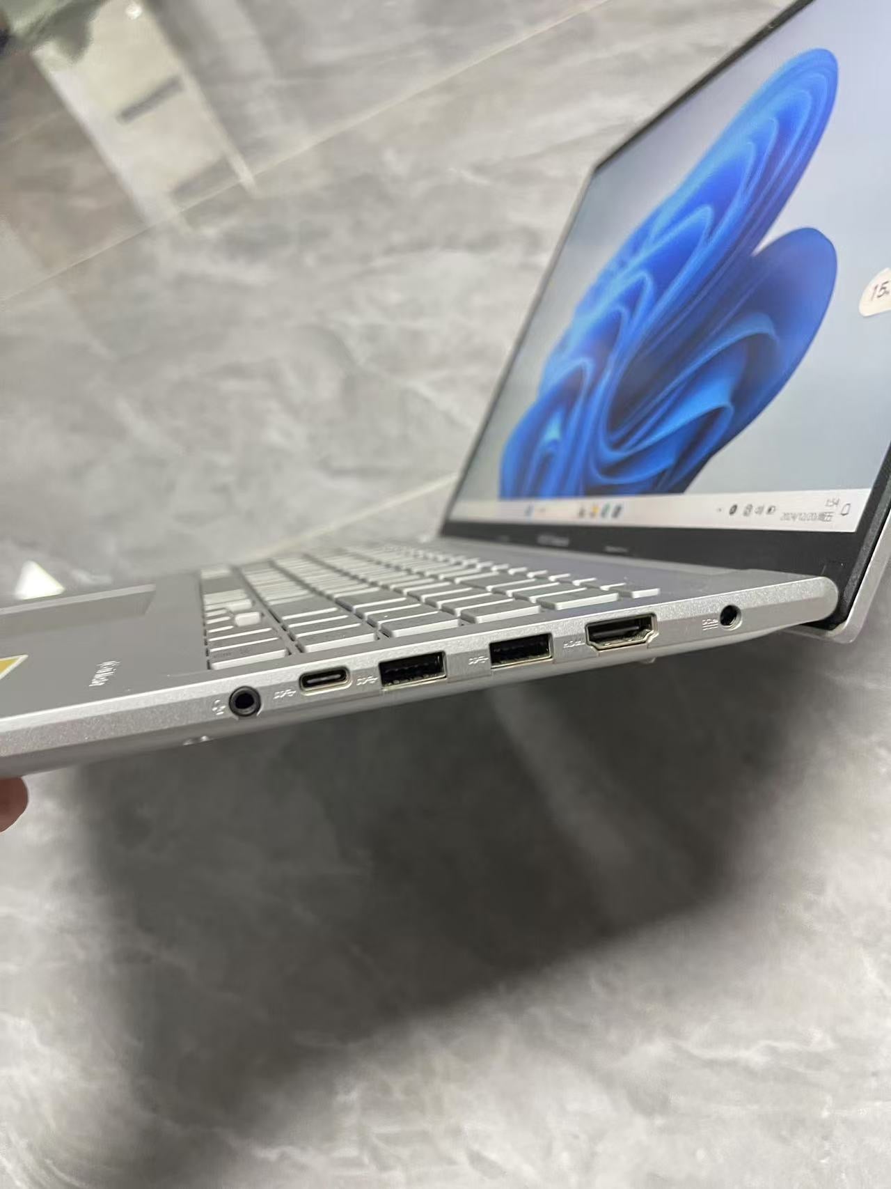 泰国二手华硕笔记本电脑16寸 AMD Ryzen 7 5800H DDR4 16G m.2 512G