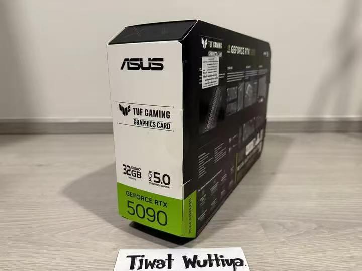 ASUS TUF Gaming GeForce RTX 5090 32GB GDDR7 OC Edition - Graphics Card