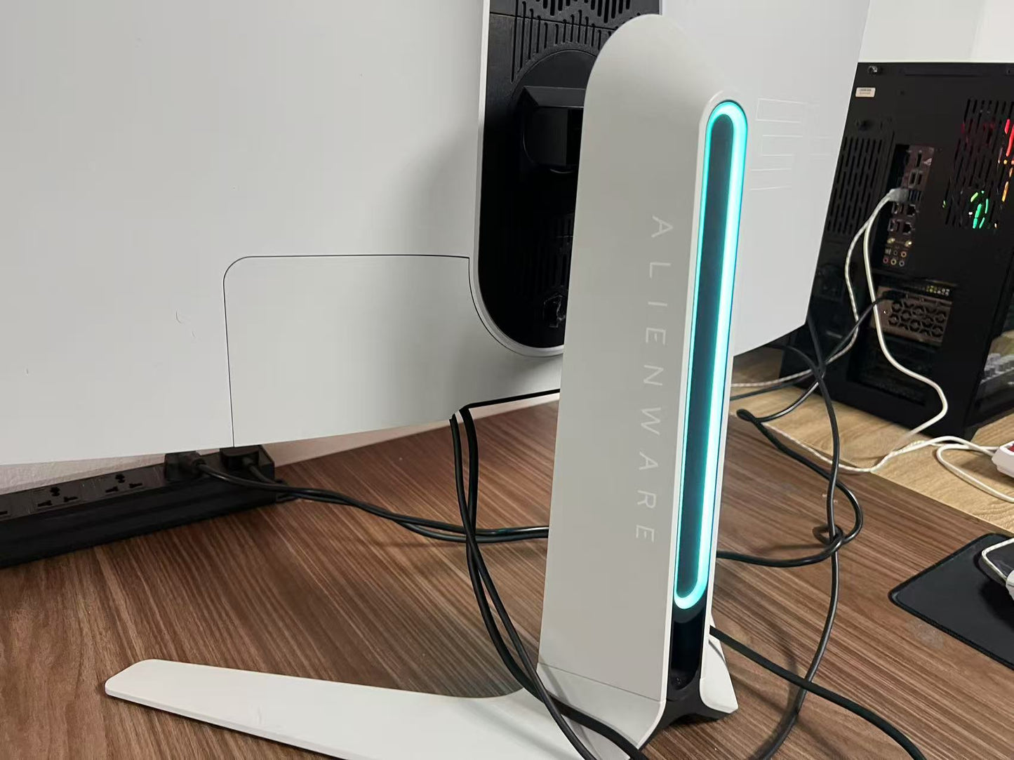 二手显示器 外星人 Alienware Monitor AW3423DW 34寸4K175HZ 白色 N卡G-SYNC