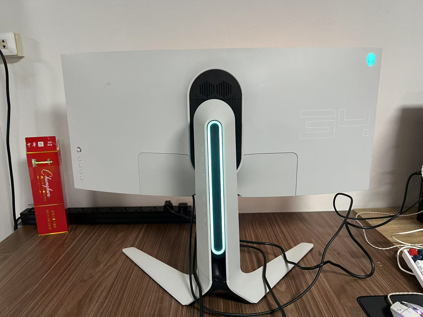二手显示器 外星人 Alienware Monitor AW3423DW 34寸4K175HZ 白色 N卡G-SYNC
