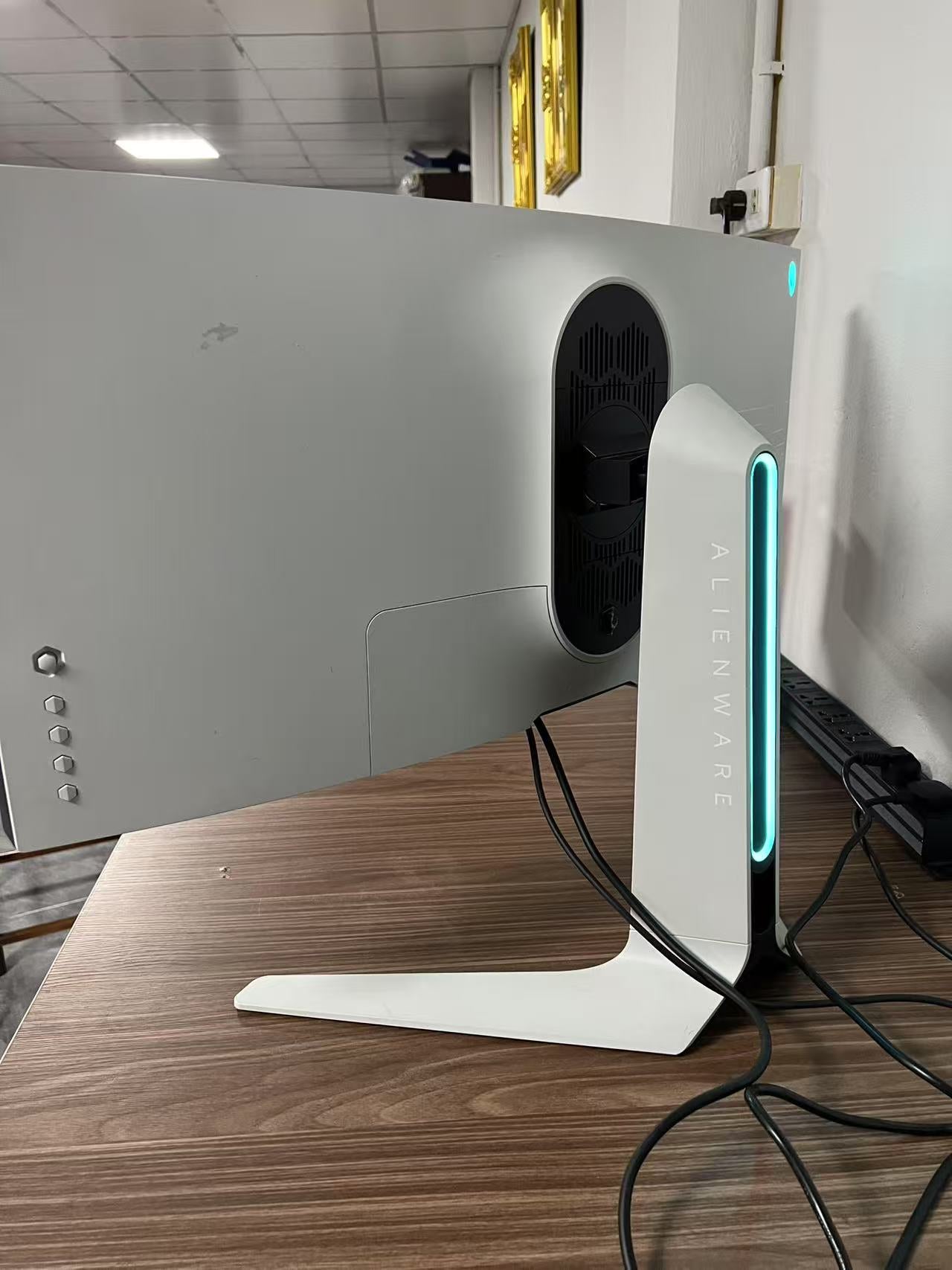 二手显示器 外星人 Alienware Monitor AW3423DW 34寸4K175HZ 白色 N卡G-SYNC