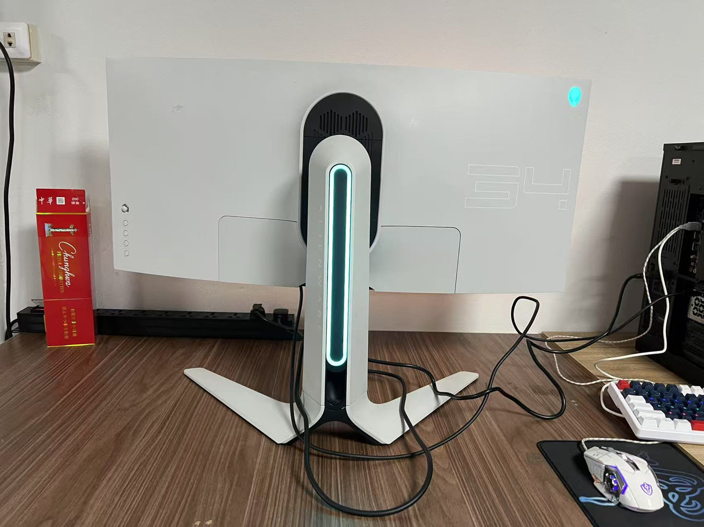 二手显示器 外星人 Alienware Monitor AW3423DW 34寸4K175HZ 白色 N卡G-SYNC