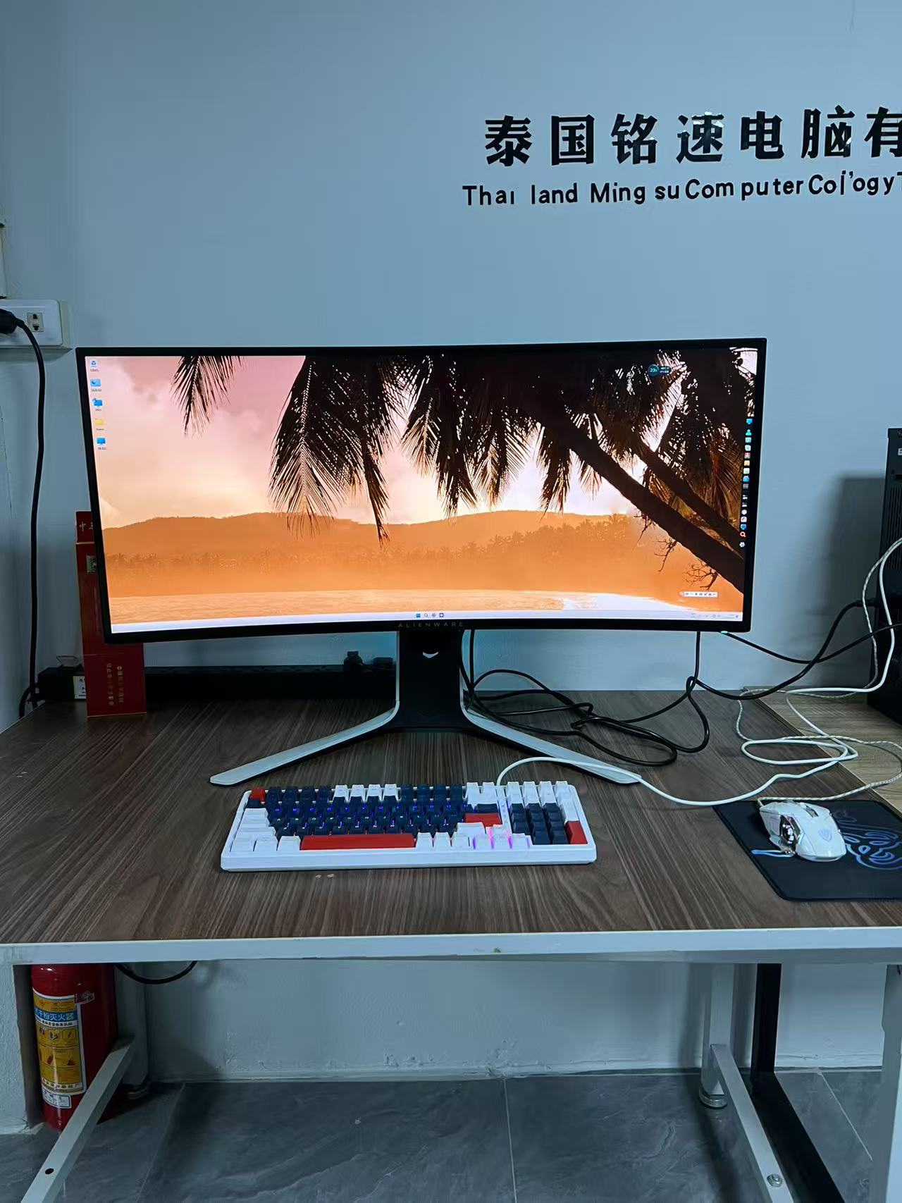 二手显示器 外星人 Alienware Monitor AW3423DW 34寸4K175HZ 白色 N卡G-SYNC