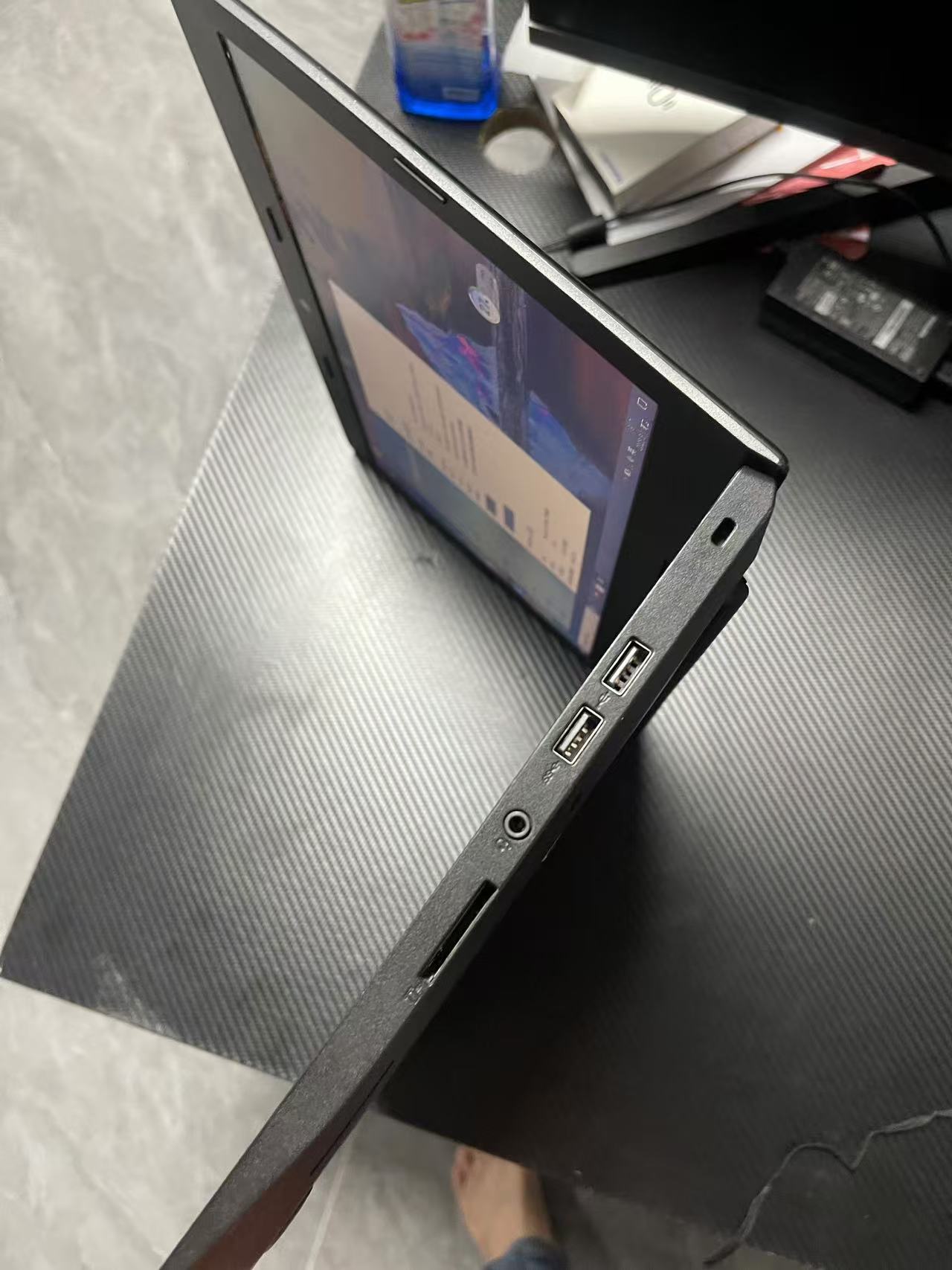14寸联想二手酷睿 i7-7500U 内存8GB 固态硬盘256GB 联想笔记本电脑