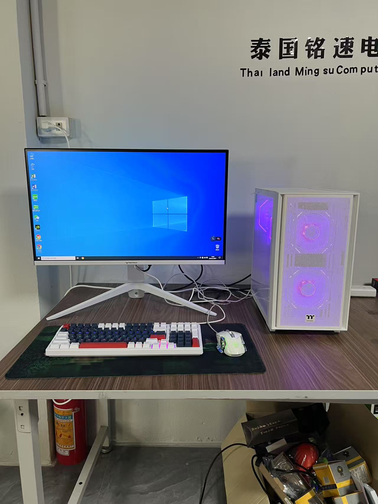 27英寸165HZ电竞直播AI电脑 第十二代酷睿i5-12400F六核 内存32G M.2 512GB H610M RTX5060 8G显卡