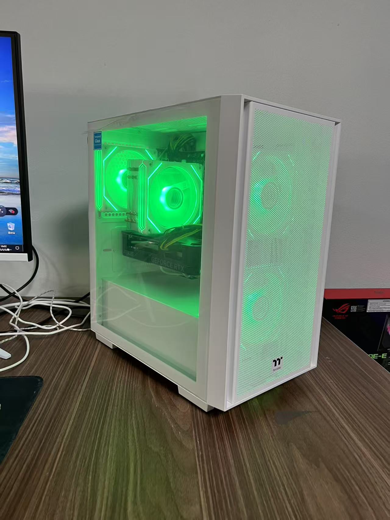 27英寸165HZ电竞直播AI电脑 第十二代酷睿i5-12400F六核 内存32G M.2 512GB H610M RTX5060 8G显卡