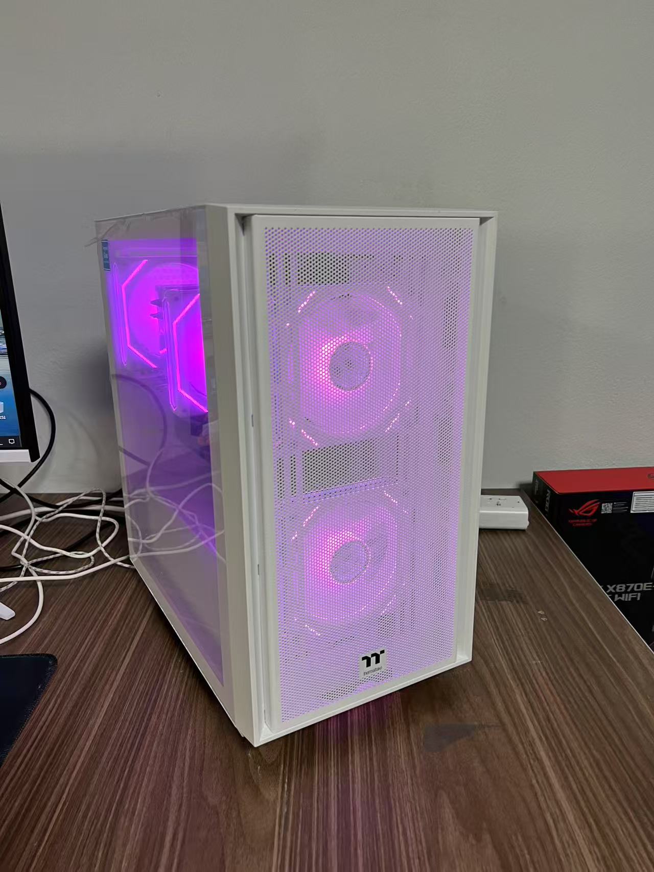 27英寸165HZ电竞直播AI电脑 第十二代酷睿i5-12400F六核 内存32G M.2 512GB H610M RTX5060 8G显卡