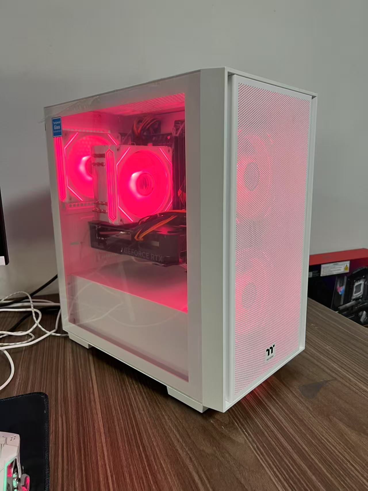 27英寸165HZ电竞直播AI电脑 第十二代酷睿i5-12400F六核 内存32G M.2 512GB H610M RTX5060 8G显卡