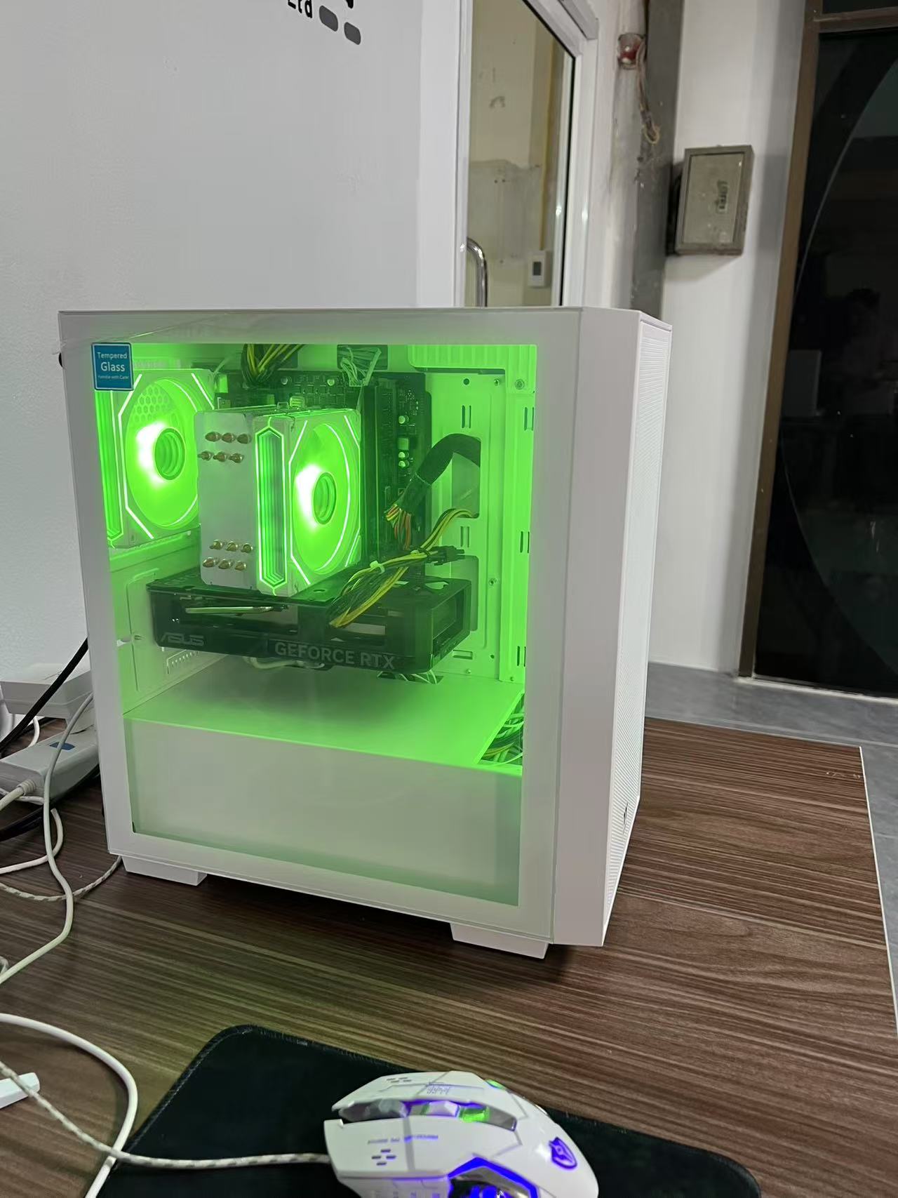 27英寸165HZ电竞直播AI电脑 第十二代酷睿i5-12400F六核 内存32G M.2 512GB H610M RTX5060 8G显卡