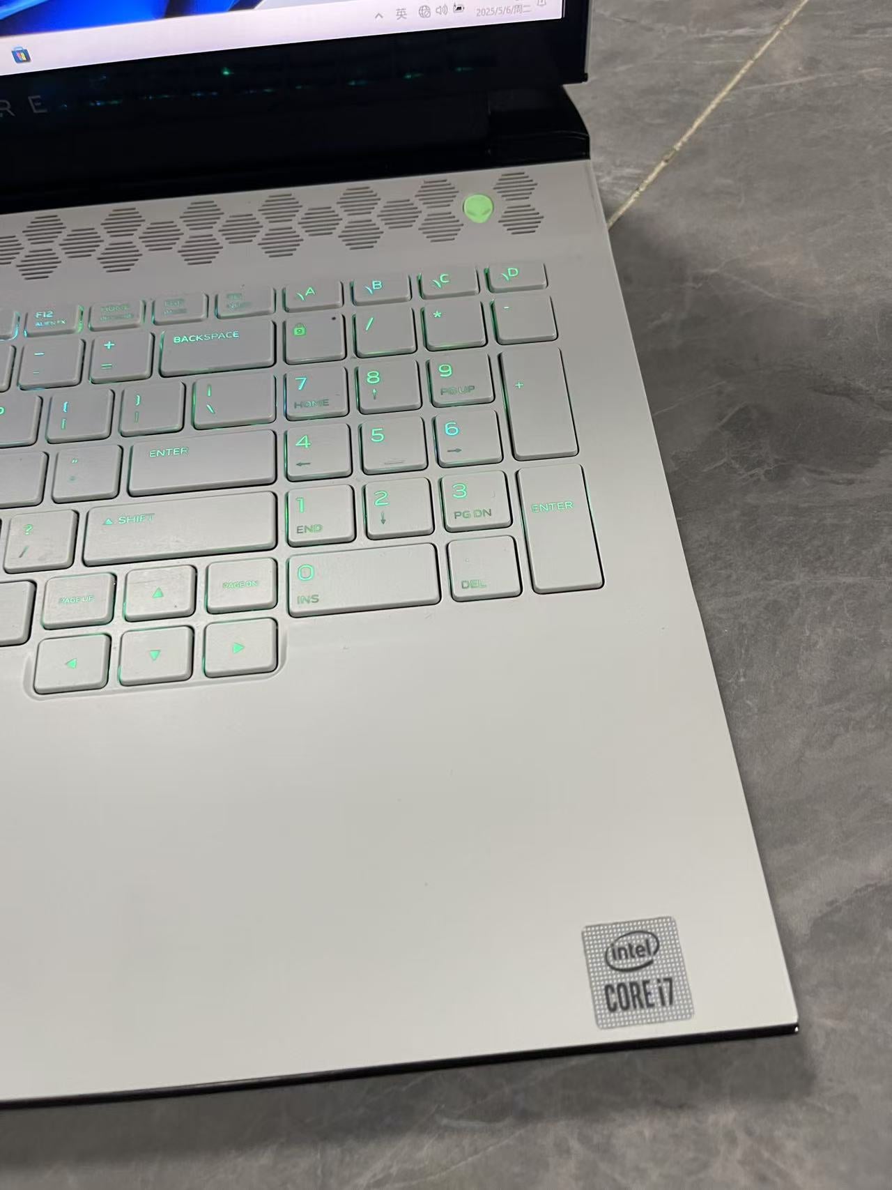 Alienware m17 R3 笔记本电脑 英特尔 Core i7-10750H 16GB 1TB RTX2070 8G游戏本 17英寸