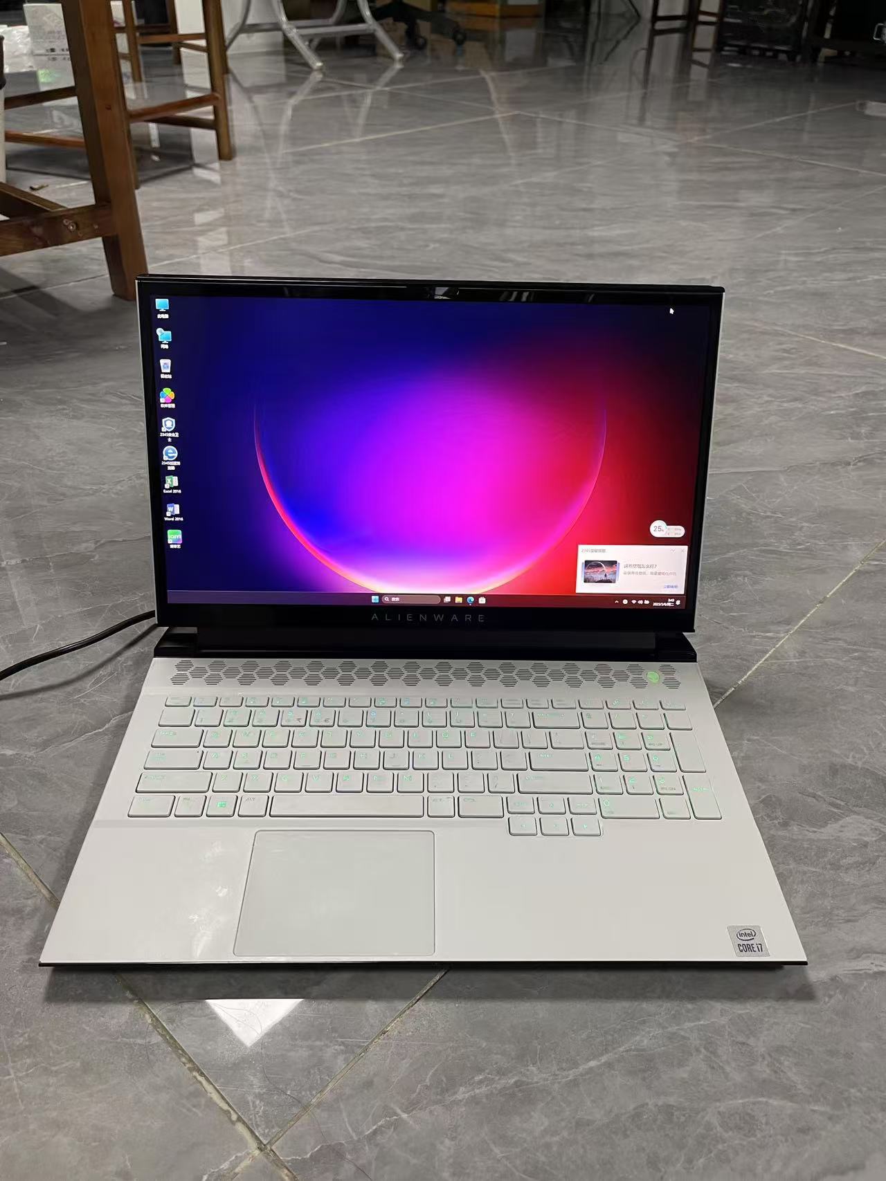 Alienware m17 R3 笔记本电脑 英特尔 Core i7-10750H 16GB 1TB RTX2070 8G游戏本 17英寸