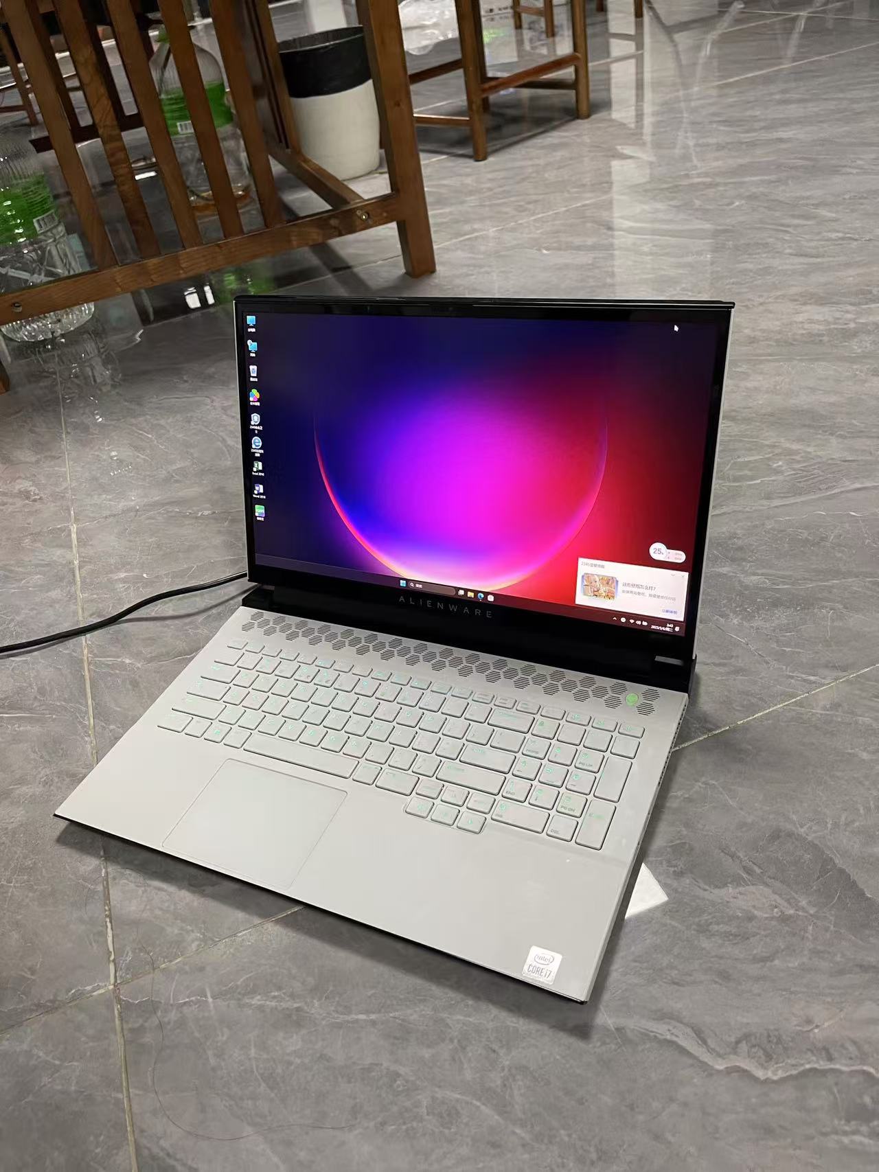 Alienware m17 R3 笔记本电脑 英特尔 Core i7-10750H 16GB 1TB RTX2070 8G游戏本 17英寸