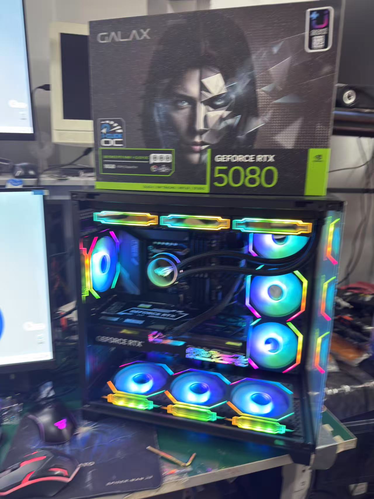 AMD RYZEN 7 9800X3D DDR5(6000)32GB B650M DDR5 RTX5080 16GB AI游戏电脑主机