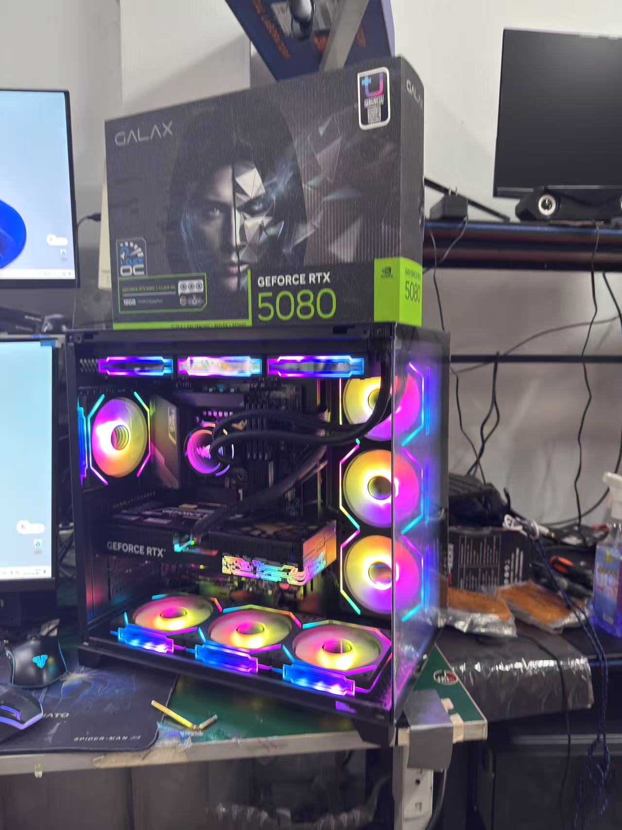 AMD RYZEN 7 9800X3D DDR5(6000)32GB B650M DDR5 RTX5080 16GB AI游戏电脑主机