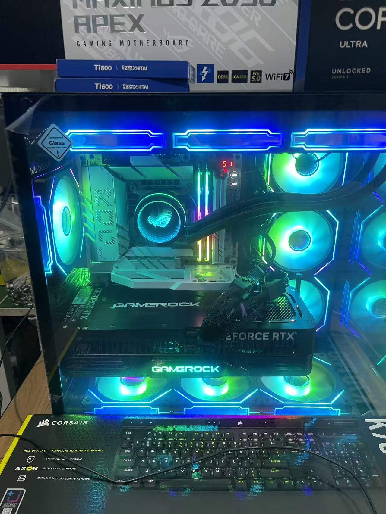 华硕ROG 第十三代酷睿i7-13700KF DDR5 32GB M.2 3TB 十六核 华硕ROG Z790 RTX 4070 Ti华硕ROG显卡