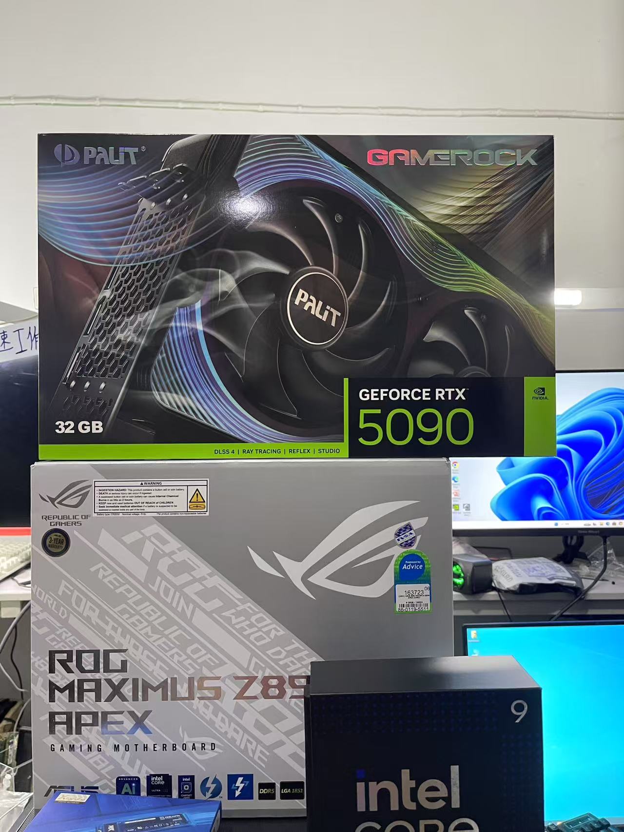 เกมมิ่งคอมพิวเตอร์ระดับไฮเอนด์ตระกูล ROG INTEL CORE ULTRA 9 285K DDR5 48GB ROG MAXIMUS Z890 HERO 2TB RTX 5090 32G โฮสต์คอมพิวเตอร์เกมดนตรีอิเล็กทรอนิกส์ AI พร้อมคีย์บอร์ดเชิงกล K70 RGB