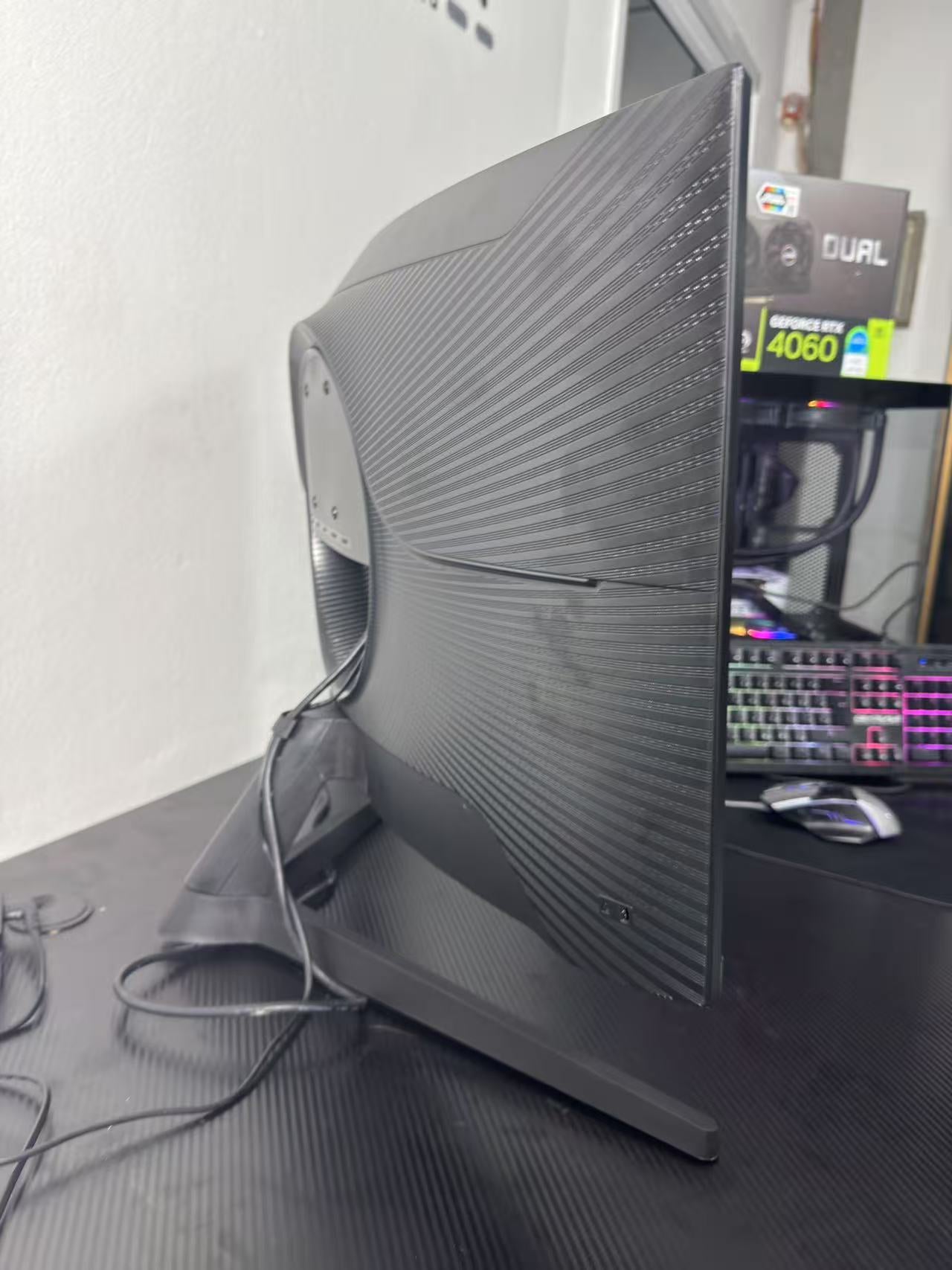 Second-hand Samsung 27" Odyssey G5 curved gaming monitor (165Hz) purchased in January 2025 Thailand monitor