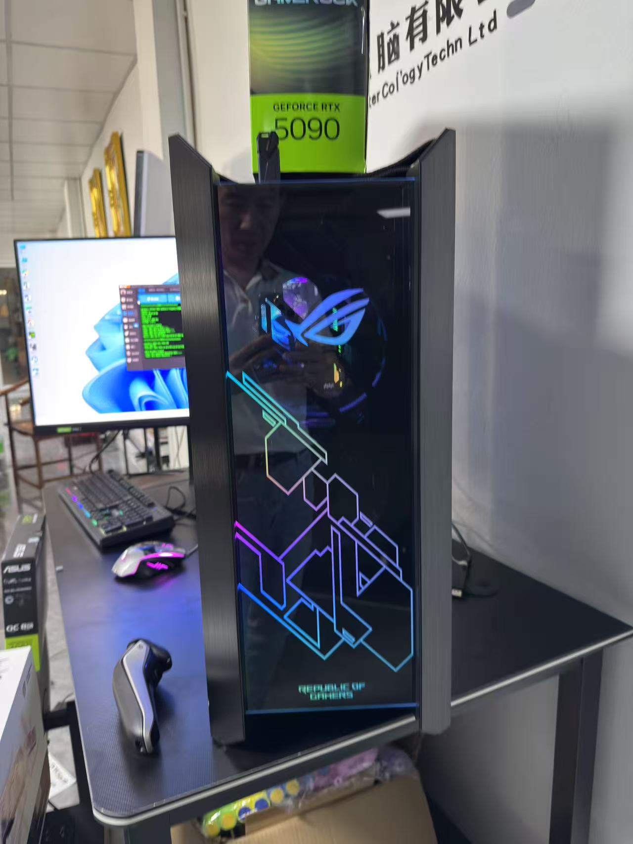 Second-hand quasi-new machine 32-inch 4K 165HZ ASUS ROG 13th generation i9-13900KF 24-core Z790 2TB ASUS ROG 4090 24GB