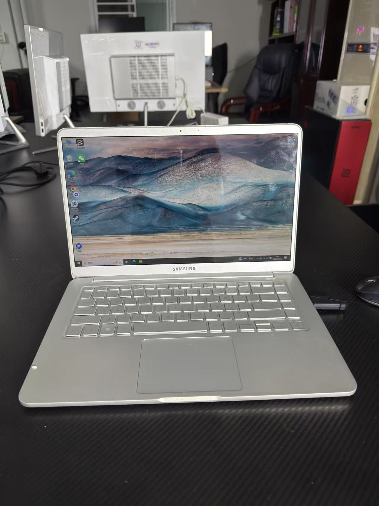 Second hand Samsung laptop Core i7-8550U Samsung 16GB Hard Drive M.2 512G Office Laptop Bangkok Thailand
