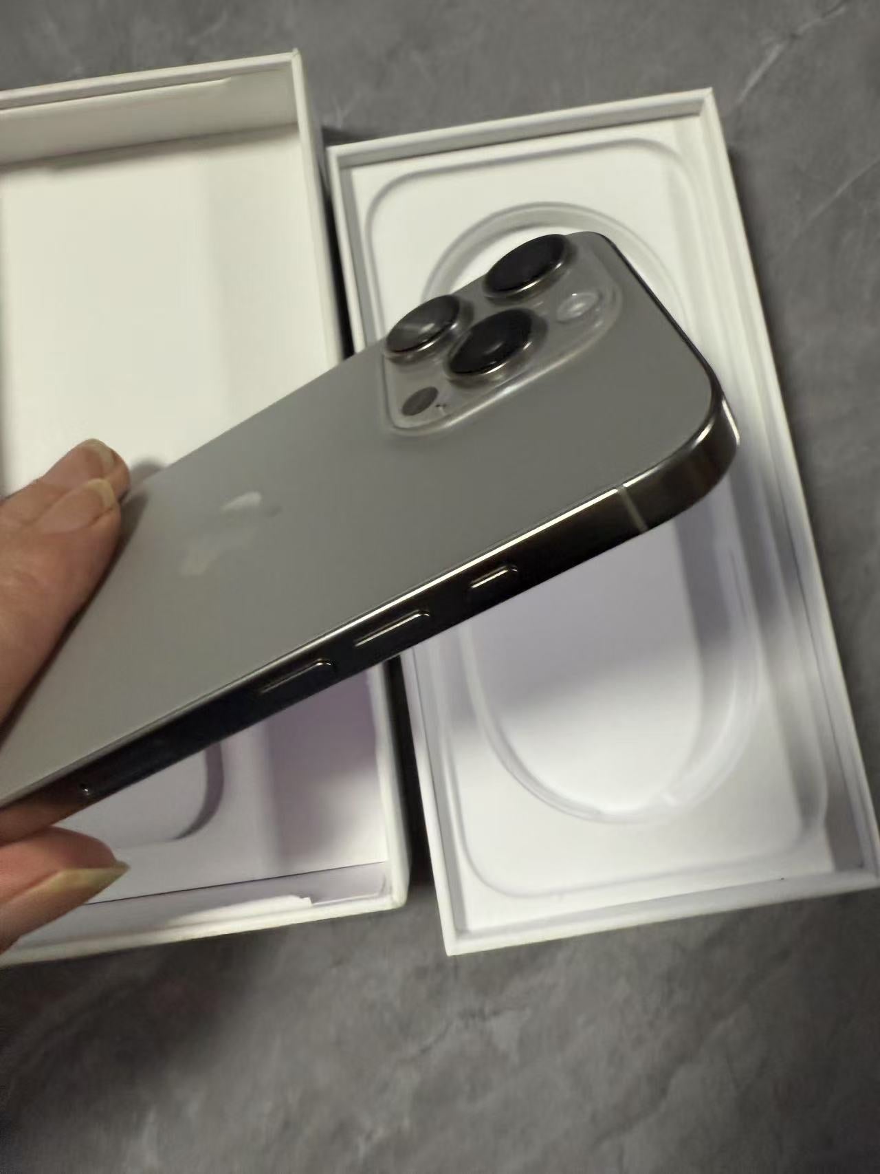 Almost new Apple iPhone 16 Pro 128GB, activated for 1 month, China-made, Thailand delivery available