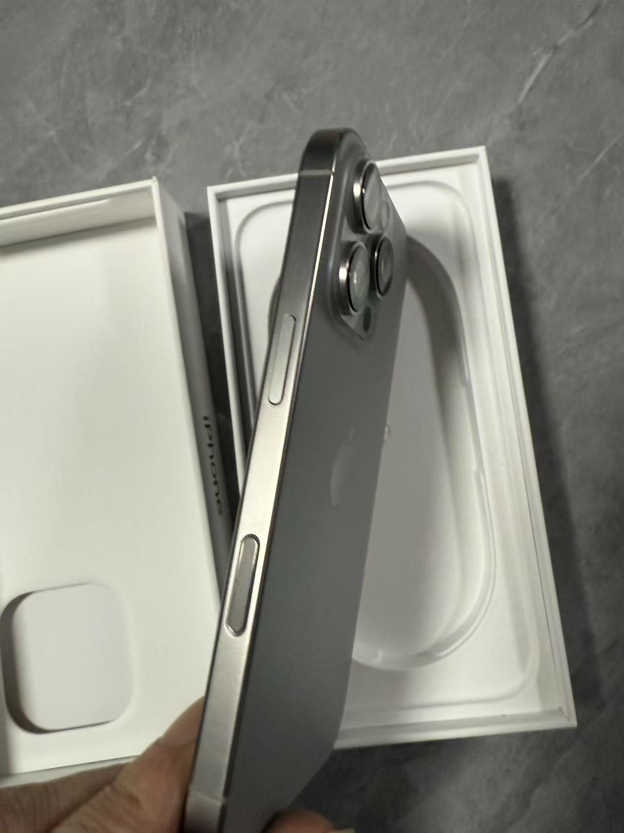 Almost new Apple iPhone 16 Pro 128GB, activated for 1 month, China-made, Thailand delivery available