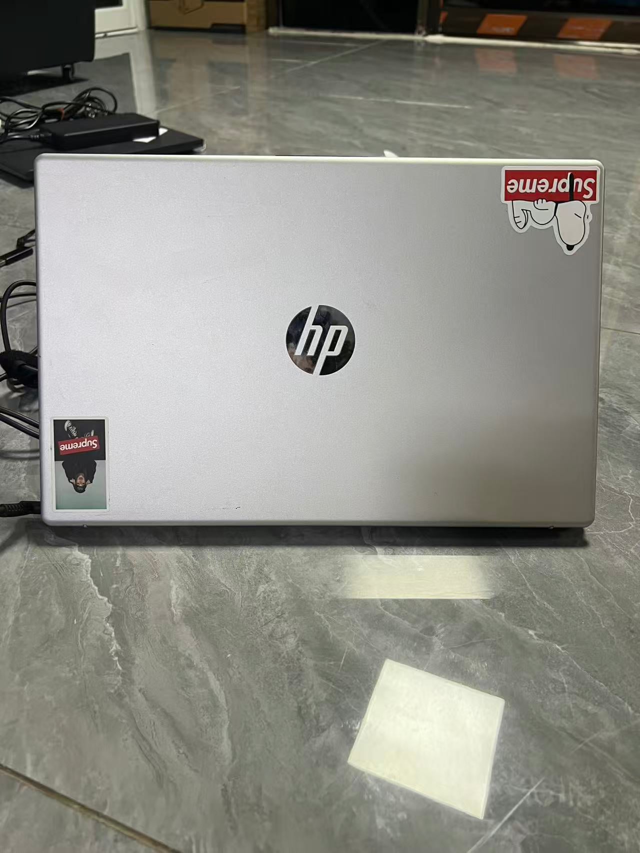 泰国准新HP 15.6英寸笔记本电脑 i5-1334U 十核心 16G DDR4 3200MHz 512G SSD Iris Xe显卡 中文系统 支持出租
