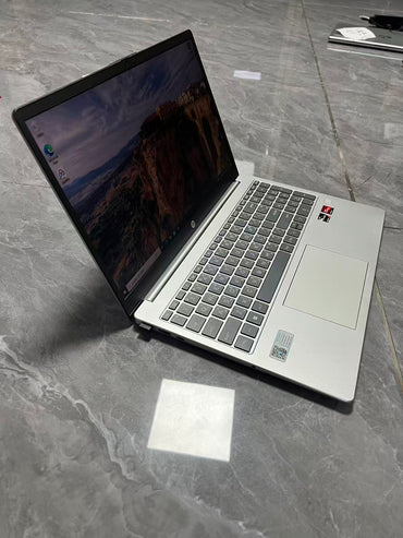 【泰国行货准新机】HP 15-fc0xxx 笔记本电脑 Ryzen 5 7520U 16GB LPDDR5 5500MHz 512GB SSD 15.3英寸 泰文键盘 支持出租