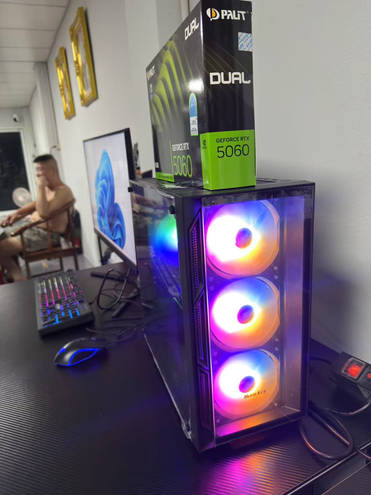25英寸全套 英特尔® 酷睿™ i5-12400F I5-13400F DDR4 16G M.2 512G RTX3050 6GB独立显卡 游戏直播电脑
