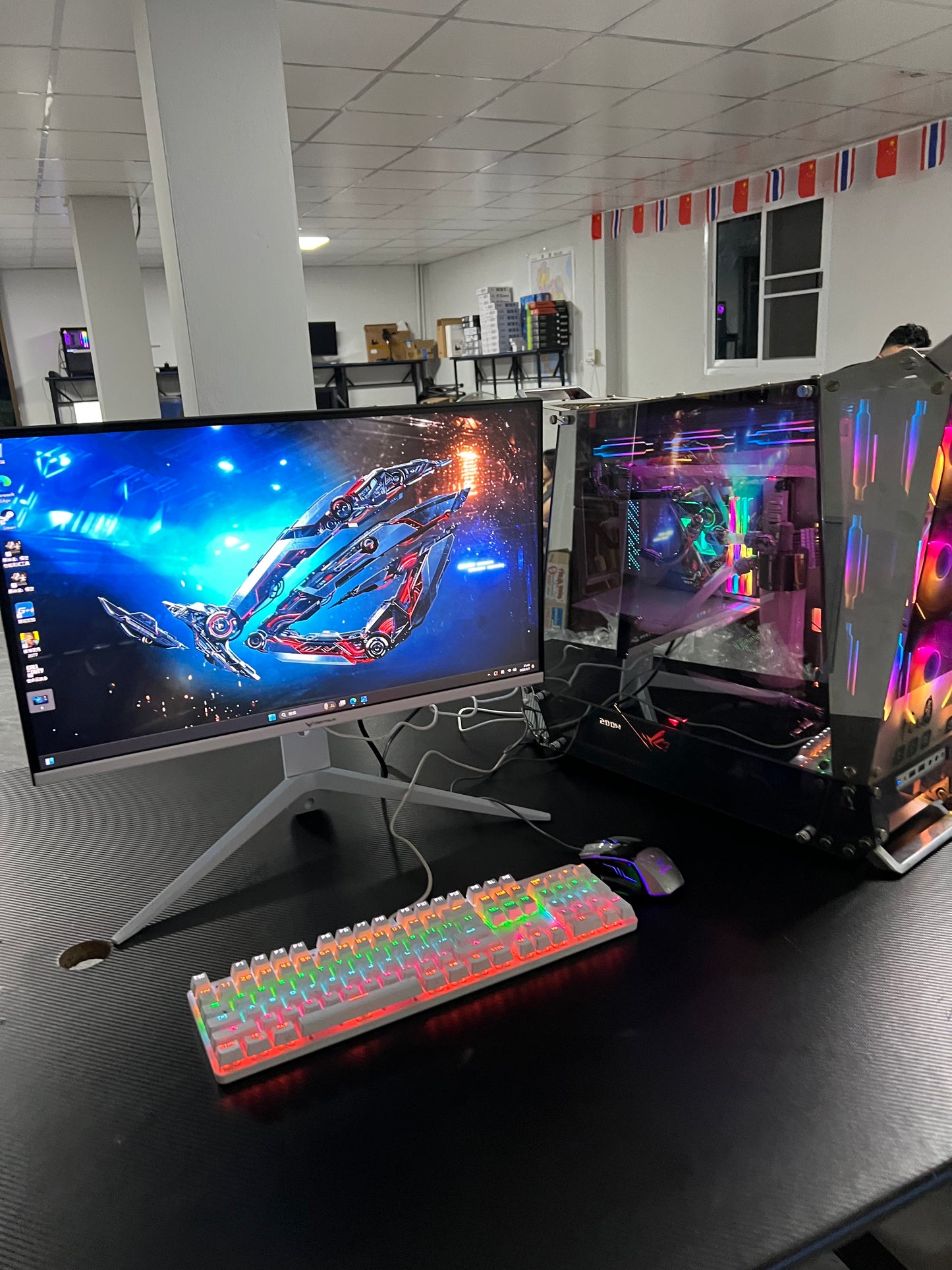 มือสอง สภาพใหม่มาก ระดับไฮเอนด์สุดๆ ชุดคอมพิวเตอร์ Asus ROG ทั้งชุด Intel Core i9-14900KS 24 คอร์ DDR5 64G เมนบอร์ด Asus ROG MAXIMUS Z690 SSD Samsung 980 PRO 2TB การ์ดจอ RTX 4090 24G