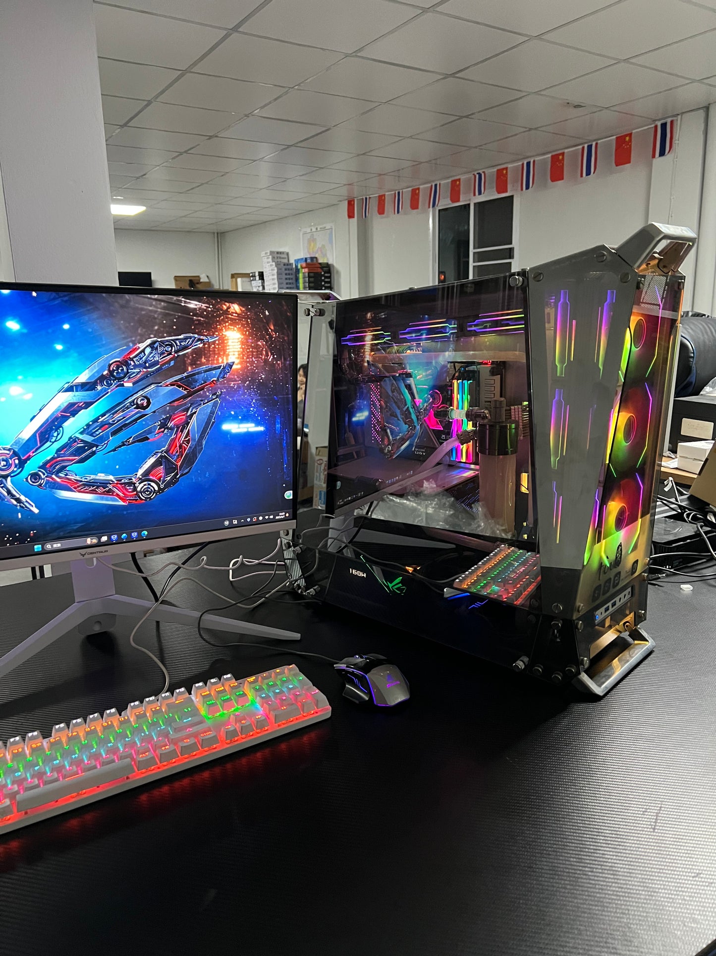 มือสอง สภาพใหม่มาก ระดับไฮเอนด์สุดๆ ชุดคอมพิวเตอร์ Asus ROG ทั้งชุด Intel Core i9-14900KS 24 คอร์ DDR5 64G เมนบอร์ด Asus ROG MAXIMUS Z690 SSD Samsung 980 PRO 2TB การ์ดจอ RTX 4090 24G