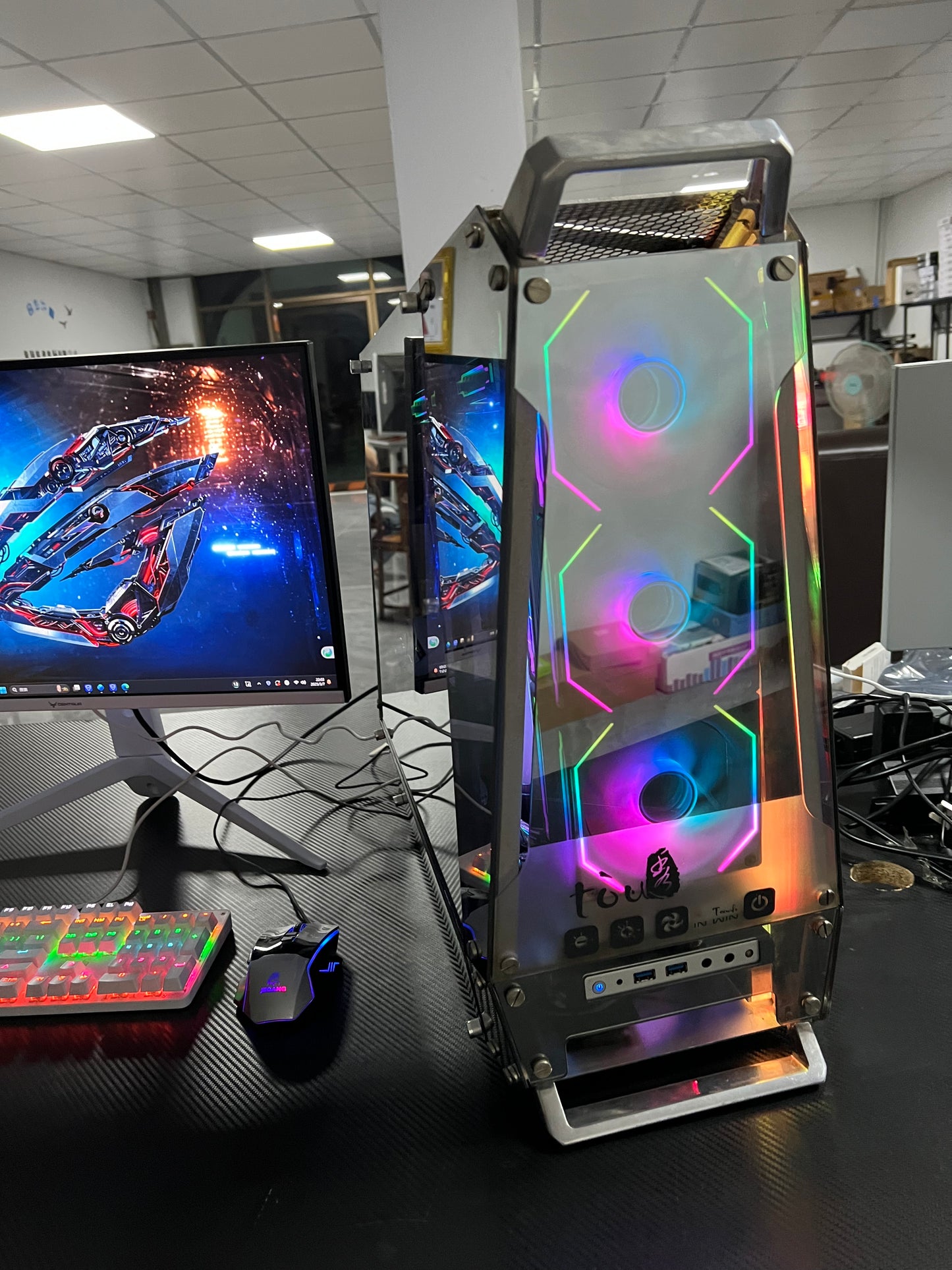 มือสอง สภาพใหม่มาก ระดับไฮเอนด์สุดๆ ชุดคอมพิวเตอร์ Asus ROG ทั้งชุด Intel Core i9-14900KS 24 คอร์ DDR5 64G เมนบอร์ด Asus ROG MAXIMUS Z690 SSD Samsung 980 PRO 2TB การ์ดจอ RTX 4090 24G