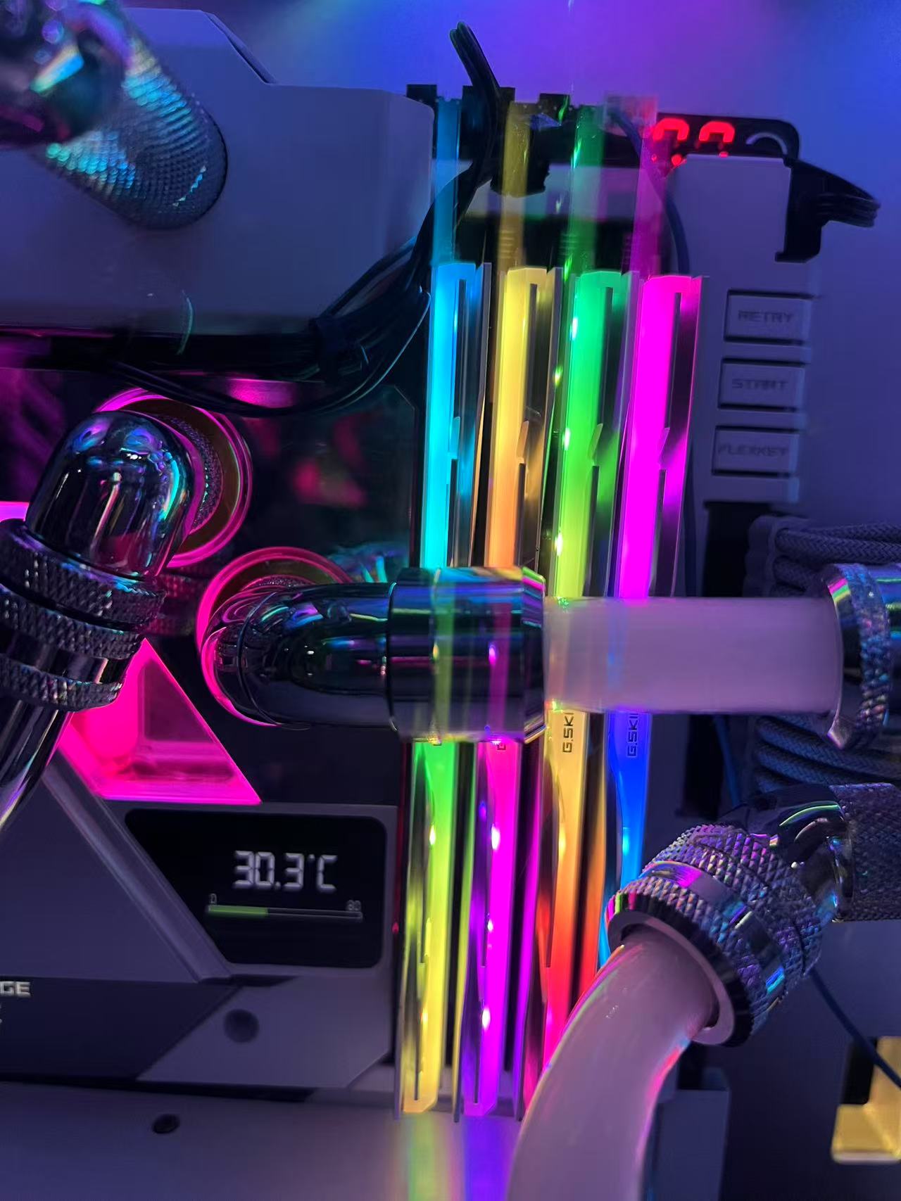 มือสอง สภาพใหม่มาก ระดับไฮเอนด์สุดๆ ชุดคอมพิวเตอร์ Asus ROG ทั้งชุด Intel Core i9-14900KS 24 คอร์ DDR5 64G เมนบอร์ด Asus ROG MAXIMUS Z690 SSD Samsung 980 PRO 2TB การ์ดจอ RTX 4090 24G