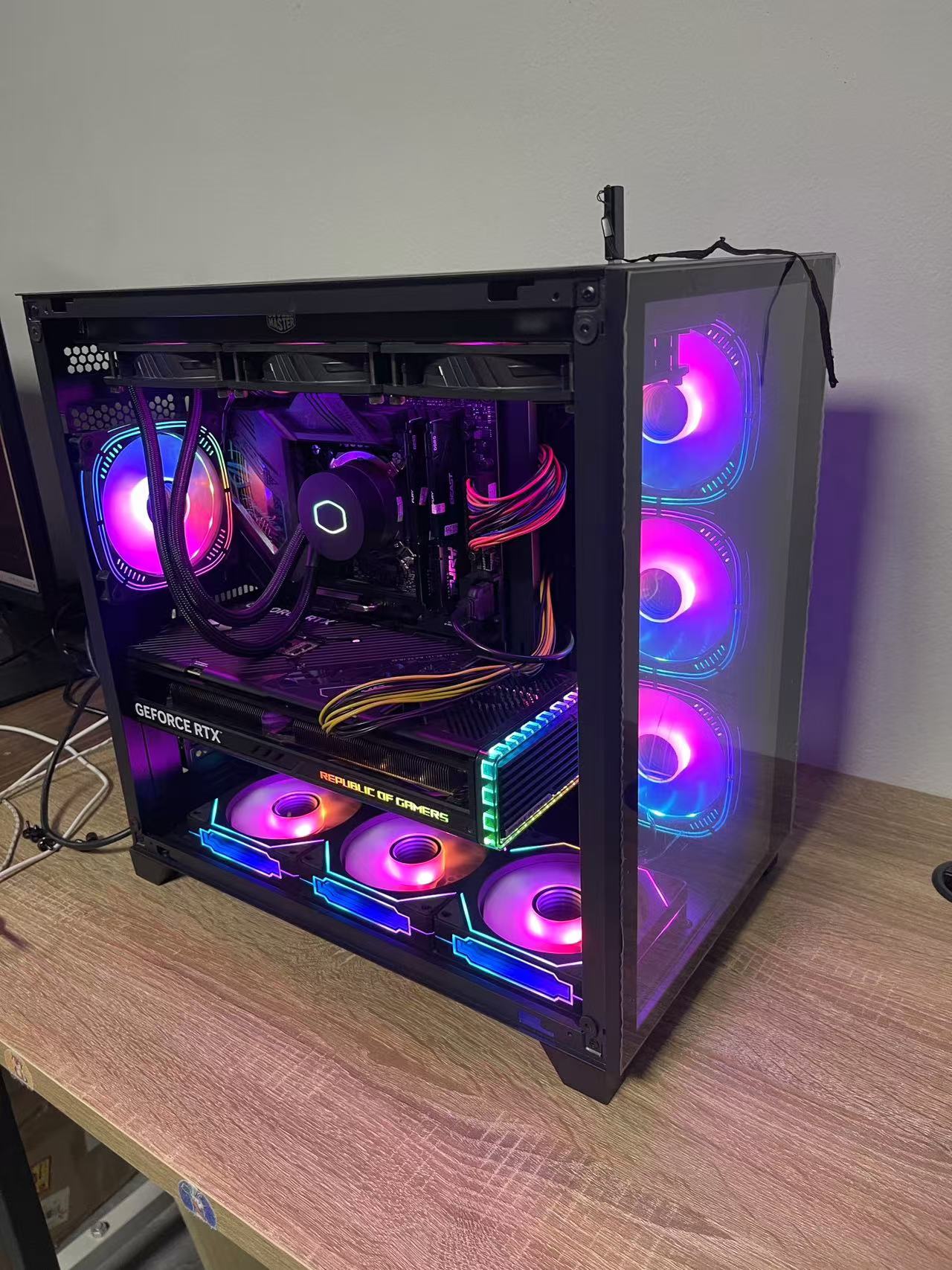 ASUS ROG รุ่นที่ 13 Core i7-13700KF DDR5 32GB M.2 3TB 16-core ASUS ROG Z790 RTX 4070 Ti การ์ดจอ ASUS ROG