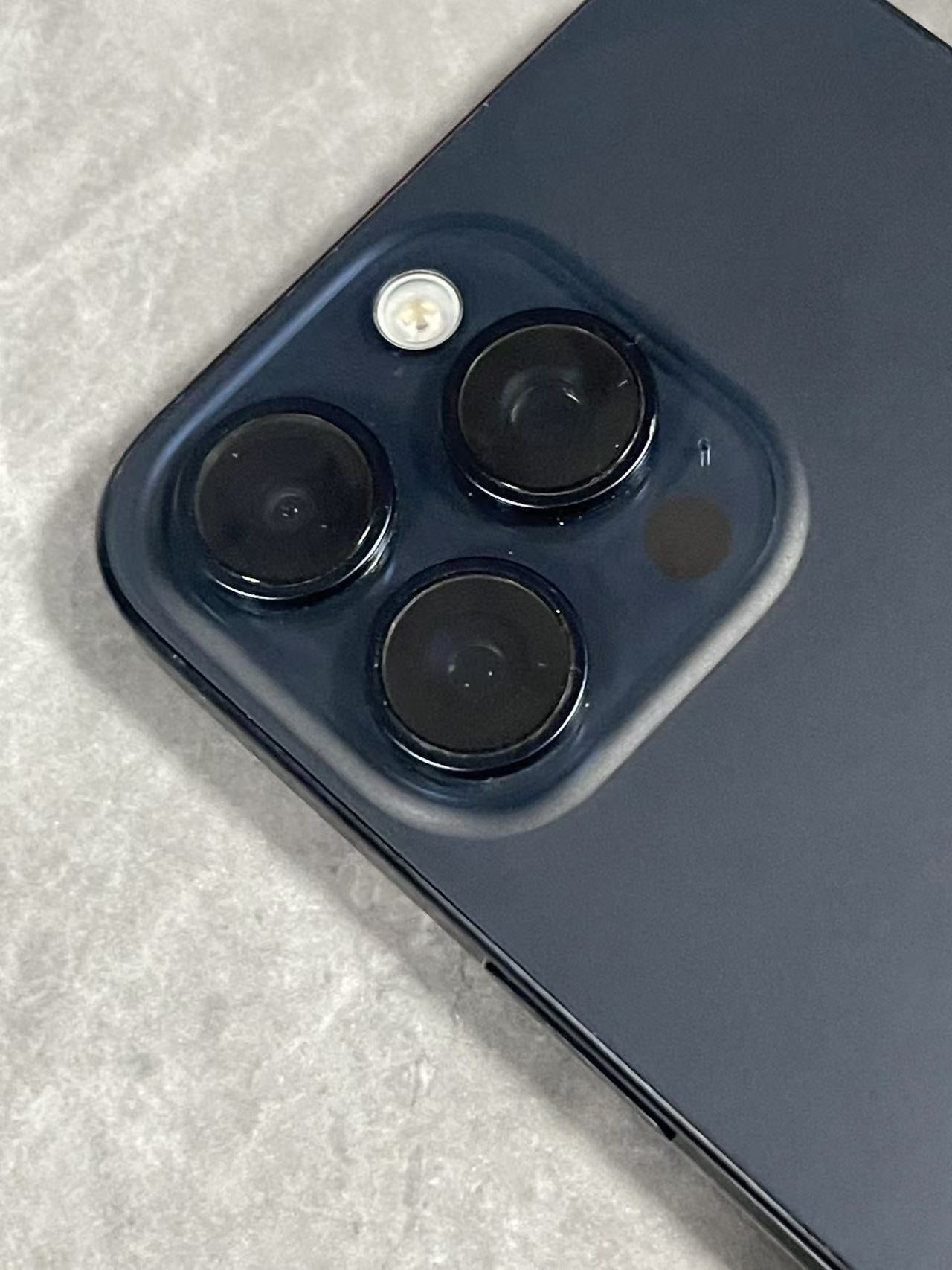 二手准新 苹果iPhone 15 Pro Max 256GB （只有1部 无充电 ）