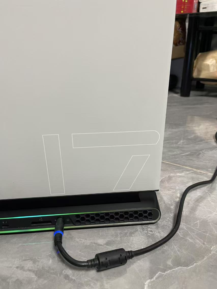 Alienware m17 R3 笔记本电脑 英特尔 Core i7-10750H 16GB 1TB RTX2070 8G游戏本 17英寸