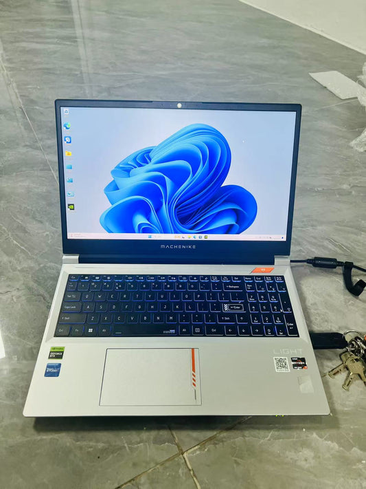 二手 机械师曙光15Pro 4070游戏笔记本电脑15.6英寸5Pro/R7-7435H/4070/165hz 16G DDR5+512 2K高刷165hz电竞游戏本黑神话