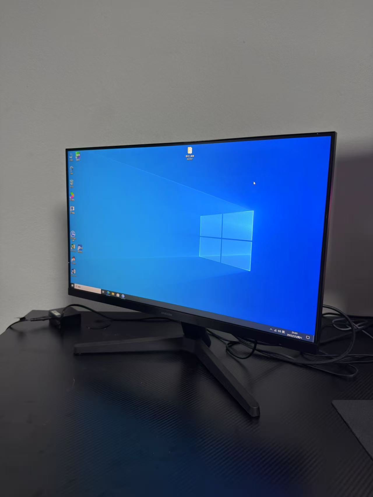 二手准新 三星24" Essential Monitor S3 S31C显示器