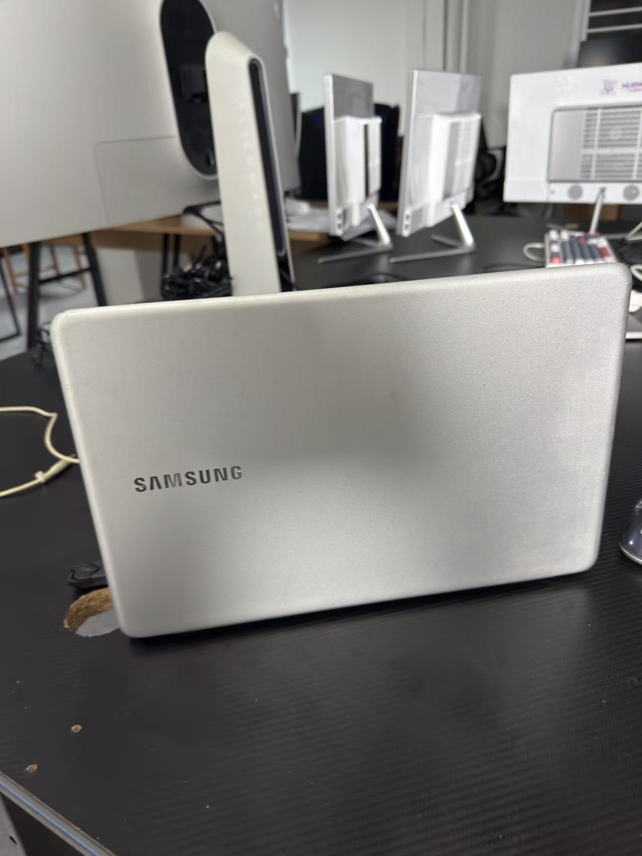 Second hand Samsung laptop Core i7-8550U Samsung 16GB Hard Drive M.2 512G Office Laptop Bangkok Thailand