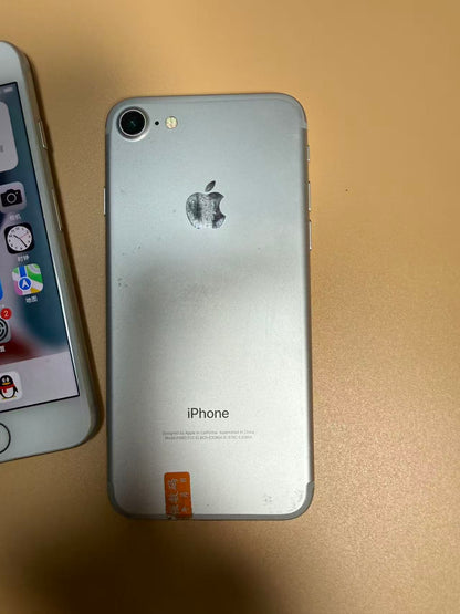 iPhone 7 32GB (Japan)