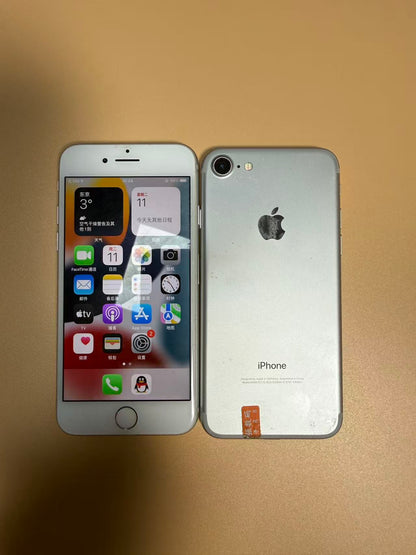 iPhone 7 32GB (Japan)