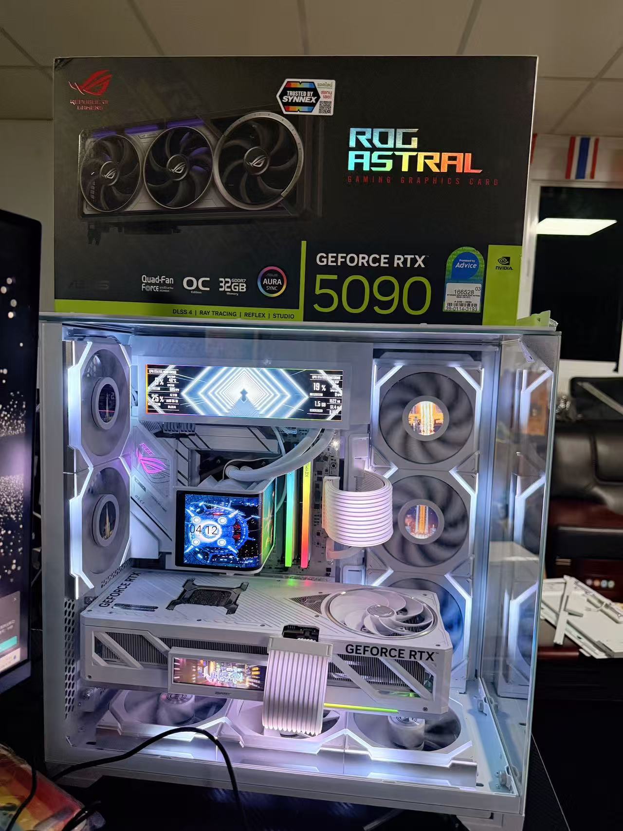 RTX5090D白火神旗舰电脑｜AMD RYZEN 7 9800X3D｜ROG B850-A｜48GB DDR5｜白色海景房电竞AI工作站