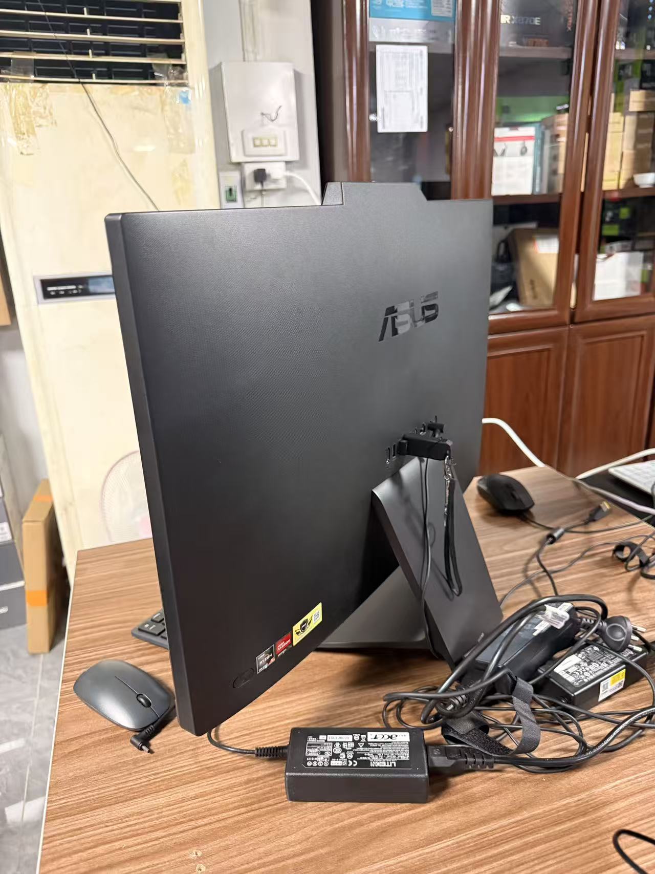 ASUS M3702WFA 27英寸一体机电脑 Ryzen 5 7520U 16GB LPDDR5 5500MHz 512GB NVMe SSD IPS高清大屏 WiFi6 蓝牙 内置摄像头 Win11 二手准新机