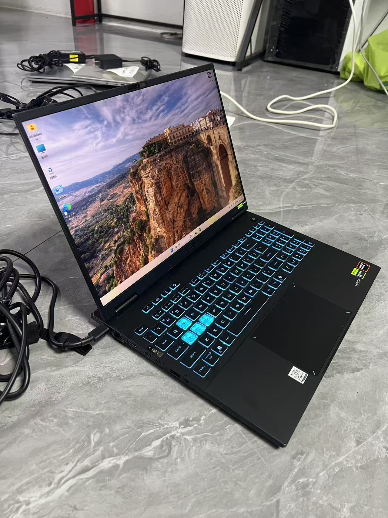 泰国准新 ASUS TX Gaming FA608UH Ryzen 7 H260 RTX5050 16GB DDR5 电竞游戏笔记本｜泰国现货
