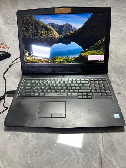 泰国二手外星人Alienware 17 R4 i7-6700HQ GTX1070 8G 16G 256G+1T 17.3寸电竞游戏笔记本 支持全款购买 押金出租 长租短租