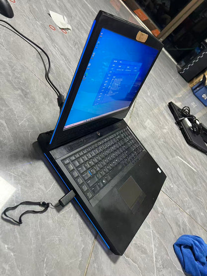 泰国二手外星人Alienware 17 R4 i7-6700HQ GTX1070 8G 16G 256G+1T 17.3寸电竞游戏笔记本 支持全款购买 押金出租 长租短租