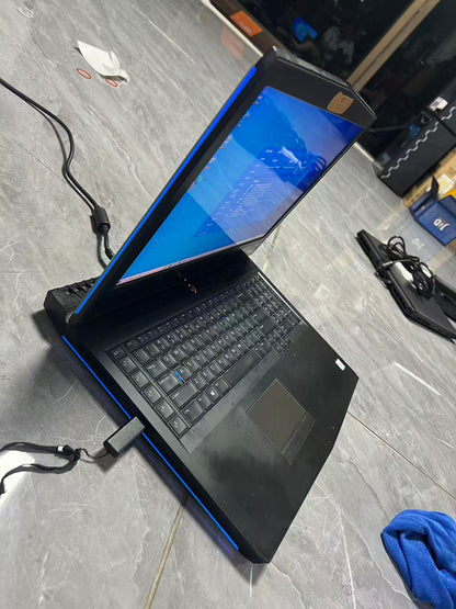 泰国二手外星人Alienware 17 R4 i7-6700HQ GTX1070 8G 16G 256G+1T 17.3寸电竞游戏笔记本 支持全款购买 押金出租 长租短租