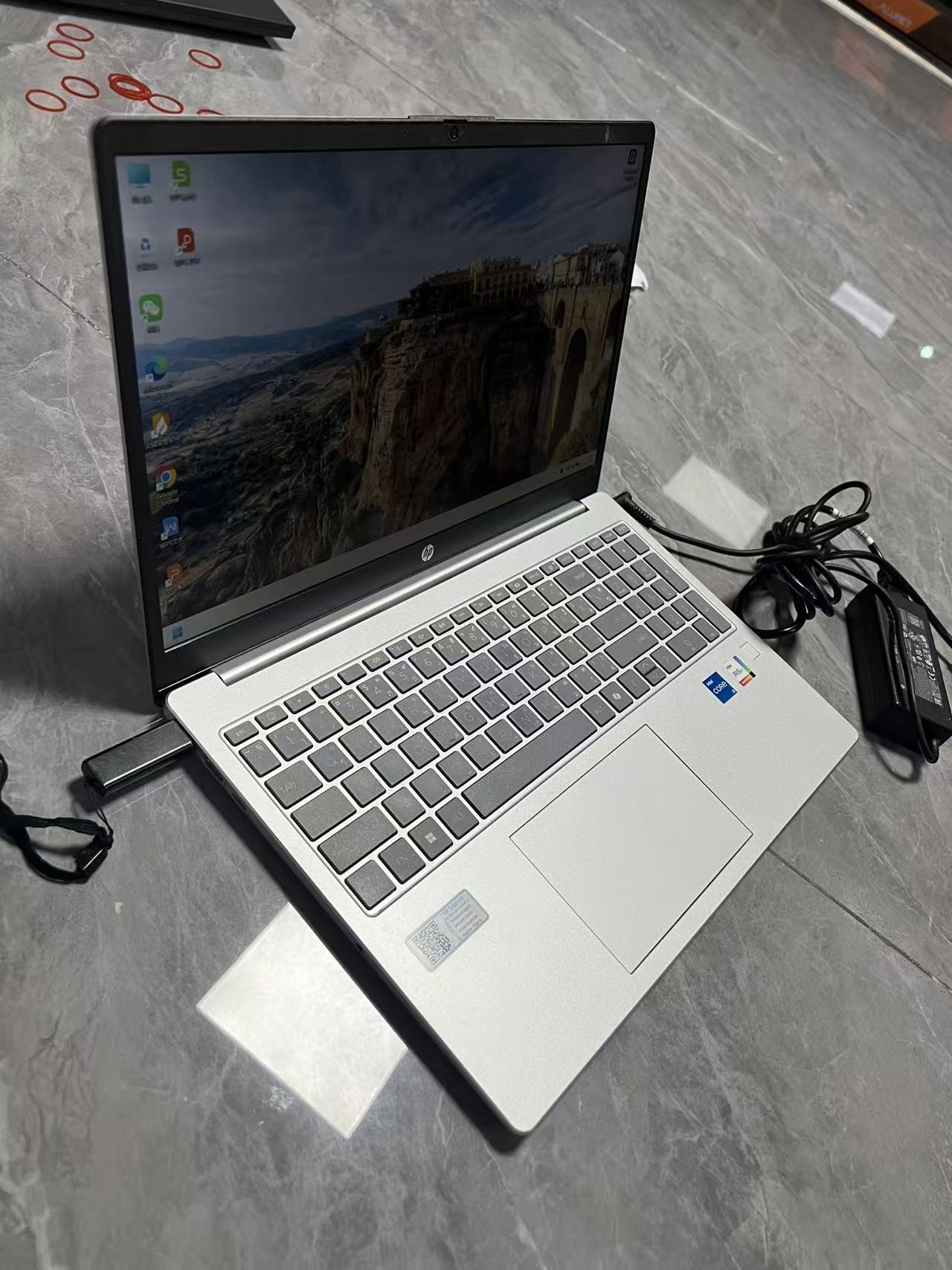 泰国准新机惠普HP 15笔记本电脑 i5-13500H 16G 512G Iris Xe 15.6英寸 支持中文系统 全款购买 押金出租 长租短租