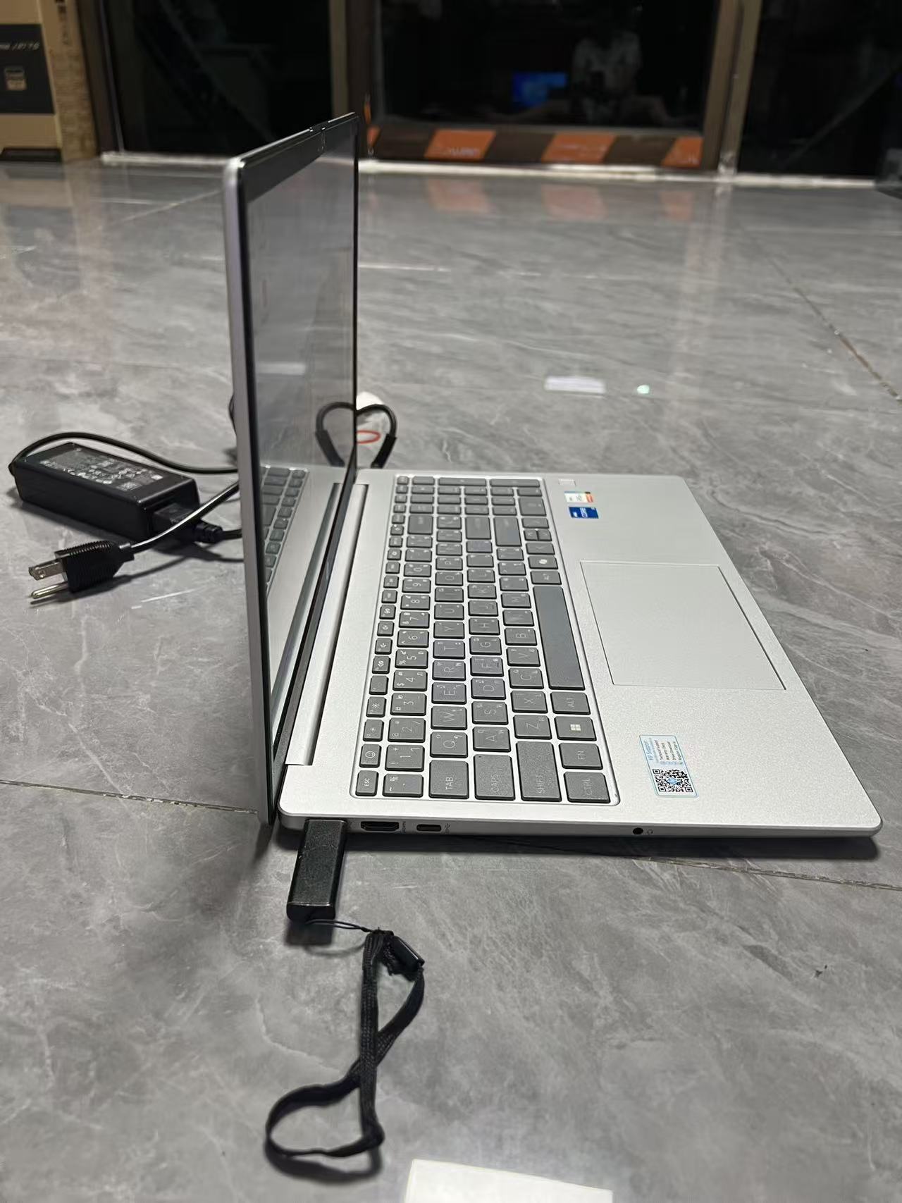 泰国准新机惠普HP 15笔记本电脑 i5-13500H 16G 512G Iris Xe 15.6英寸 支持中文系统 全款购买 押金出租 长租短租