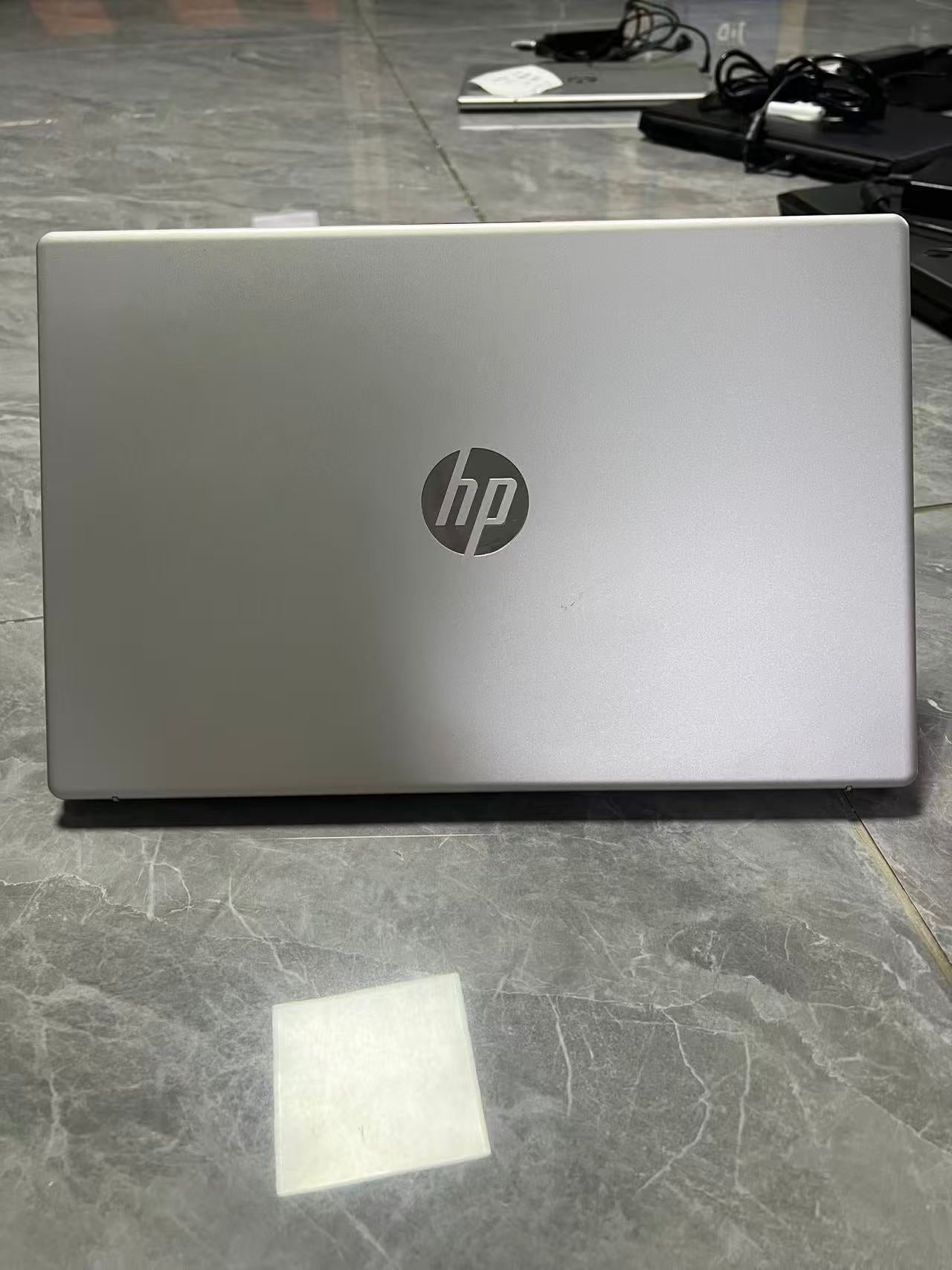 泰国准新HP 15.6英寸笔记本电脑 i5-13500H 十二核16线程 16G DDR4 3200MHz 512G NVMe SSD Iris Xe显卡 中文系统 支持出