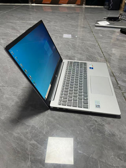 泰国准新HP 15.6英寸笔记本电脑 i5-13500H 十二核16线程 16G DDR4 3200MHz 512G NVMe SSD Iris Xe显卡 中文系统 支持出